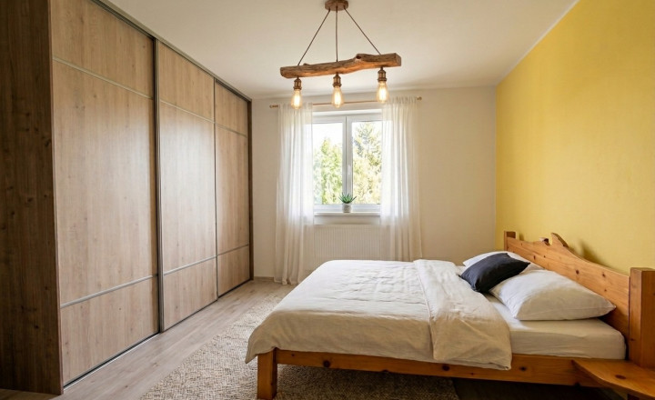 Rezervovaný.Trojizbový slnečný byt o celkovej výmere 74 m2 v  Krompachoch - fotografia 3