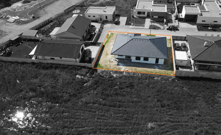 4 izbový bungalov, garáž, 600m2, Vinosady okres Pezinok - fotografia 2