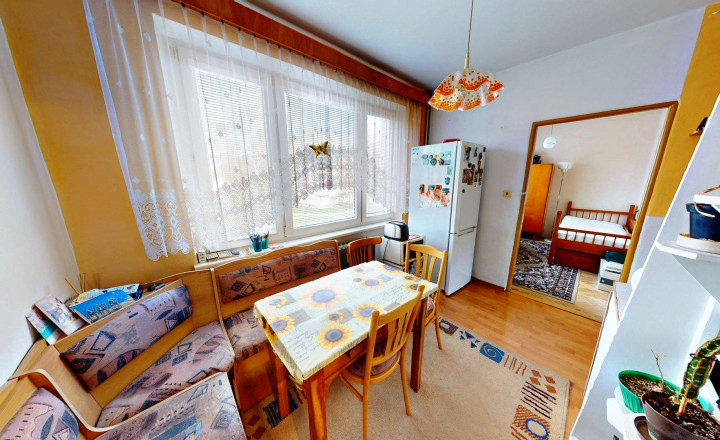 V pôvodnom stave 4,5izbový byt v Žarnovici o výmere 78,5m2 - fotografia 5