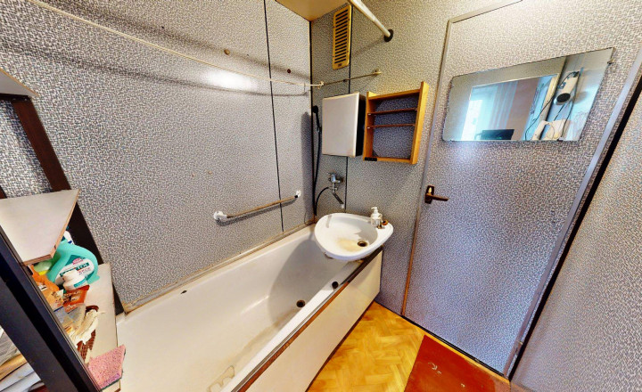 V pôvodnom stave 4,5izbový byt v Žarnovici o výmere 78,5m2 - fotografia 9