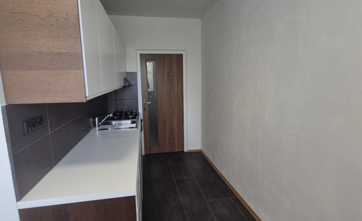 "PRENAJATE! ŽILINA- VLČINCE 2 IZBOVÝ BYT (VÝMERA 64m2) - fotografia 3