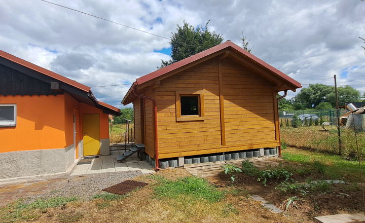 Na predaj stavebný pozemok 825 m² v intraviláne Bzenice - fotografia 1