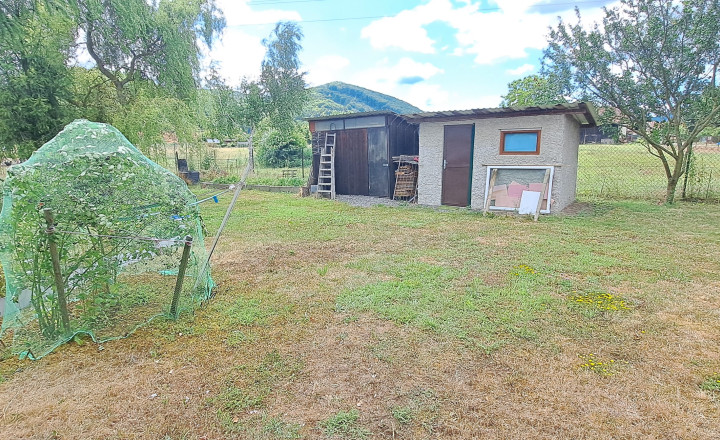Na predaj stavebný pozemok 825 m² v intraviláne Bzenice - fotografia 12