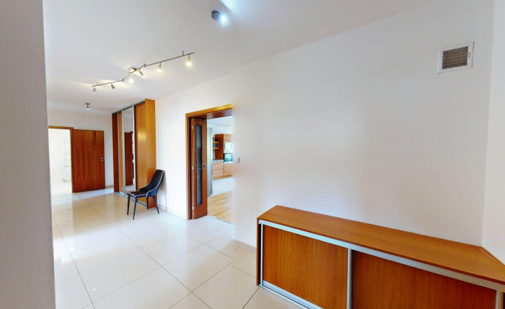 ŽILINA CENTRUM -  PRENÁJOM 4-IZBOVÝ BYT + PARKOVANIE - fotografia 7