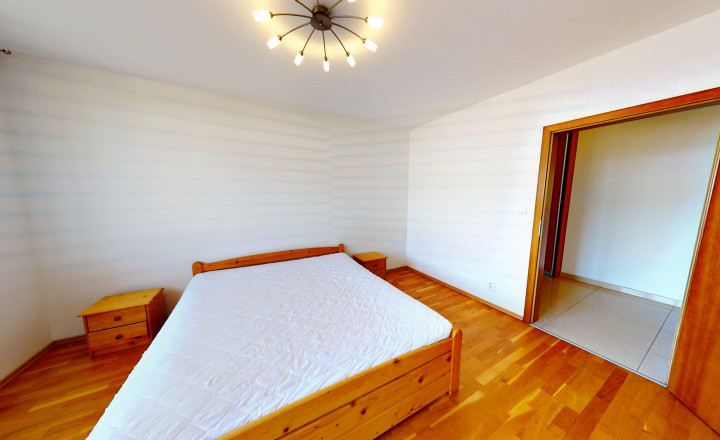 ŽILINA CENTRUM -  PRENÁJOM 4-IZBOVÝ BYT + PARKOVANIE - fotografia 3