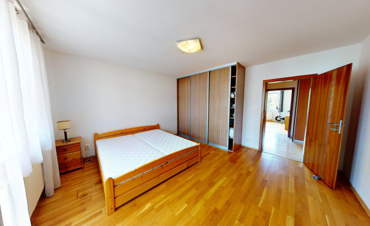 ŽILINA CENTRUM -  PRENÁJOM 4-IZBOVÝ BYT + PARKOVANIE - fotografia 4