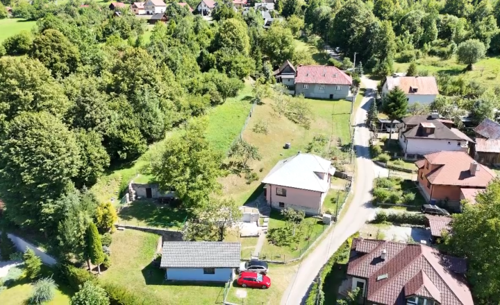 RODINNÝ DOM TERCHOVÁ - VYŠNÉ KAMENCE, POZEMOK 2398 m² - fotografia 4