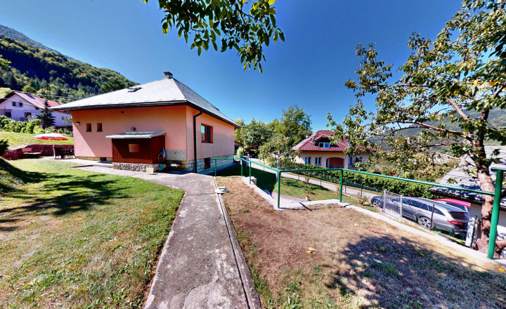 RODINNÝ DOM TERCHOVÁ - VYŠNÉ KAMENCE, POZEMOK 2398 m² - fotografia 36