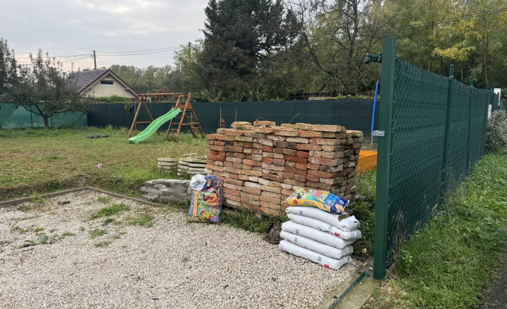 Dvojzáhrada v Kráľovej nad Váhom pri Váhu o výmere 523 m2 EXKLUZÍVNE - fotografia 4