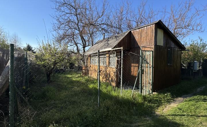 Záhrada na predaj Šaľa pri tenisových kurtoch 298 m2 - fotografia 3
