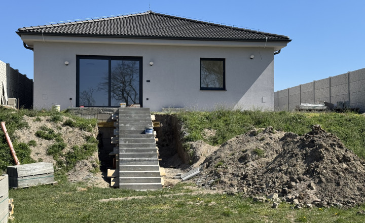 Dom pri jazere - 4 izbová novostavba Trstice- Znížená cena - fotografia 15