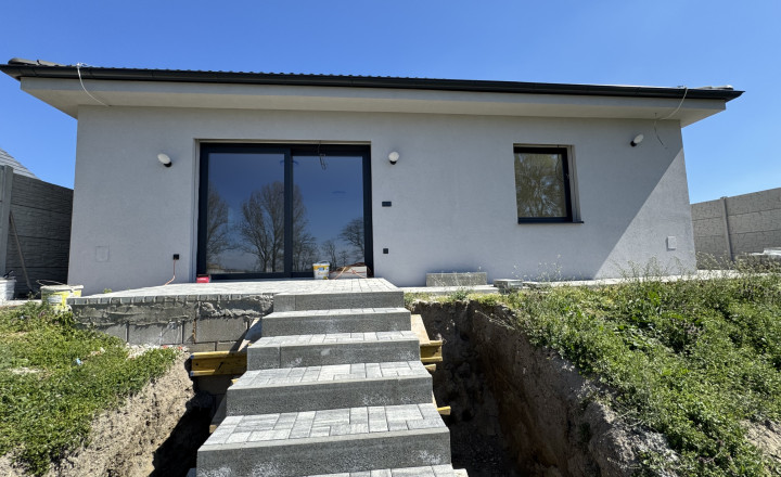 Dom pri jazere - 4 izbová novostavba Trstice- Znížená cena - fotografia 19