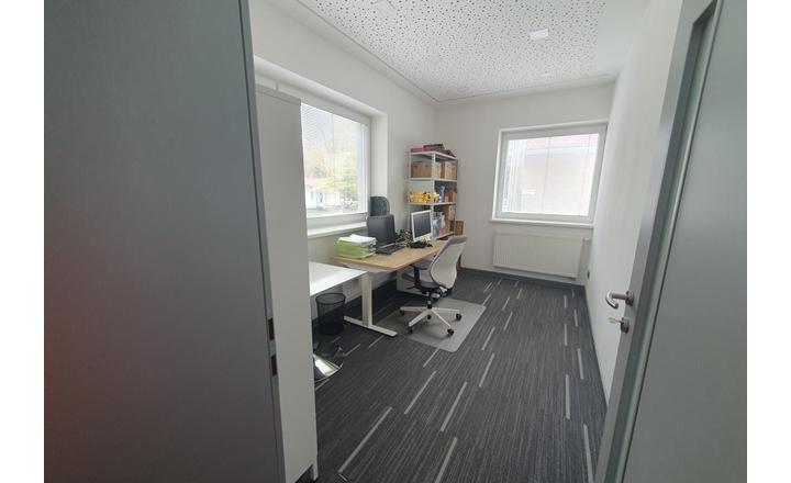 Moderní kancelárske priestory+3izb.byt, Piešťany,Ststaničná - fotografia 18