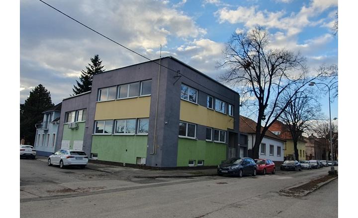 Moderní kancelárske priestory+3izb.byt, Piešťany,Ststaničná - fotografia 38