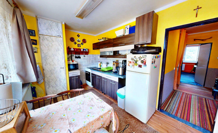 🔥 NOVÁ CENA 64 900 €! Veľký 3-izbový byt s loggiou v Smolníku – vytvorte si domov podľa seba
