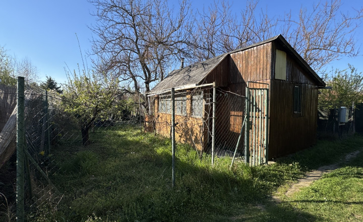 Záhrada na predaj Šaľa pri tenisových kurtoch 298 m2 - fotografia 2