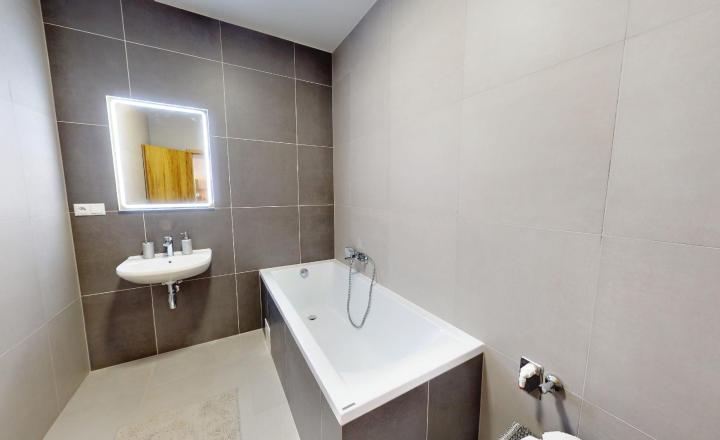 POSLEDNÝ Rodinný dom 4-izbový+terasa (18m2) Dvorníky pri HC - fotografia 19