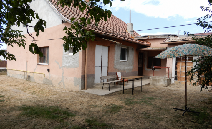 Rodinný dom, 110 m2, garáž, Čata, okr. Levice