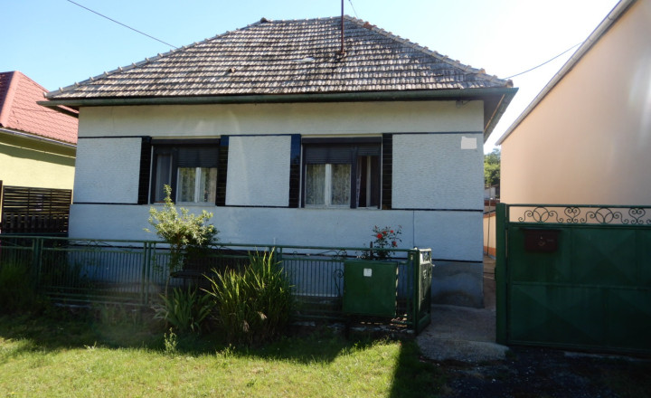 Rodinný dom, 140 m2, garáž, Hontianske Trsťany, okr. Levice