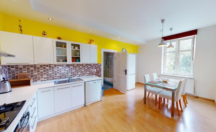 STAROMESTSKÝ 2-IZBOVÝ BYT S BALKÓNOM, 87m2, ŽILINA - CENTRUM - fotografia 3