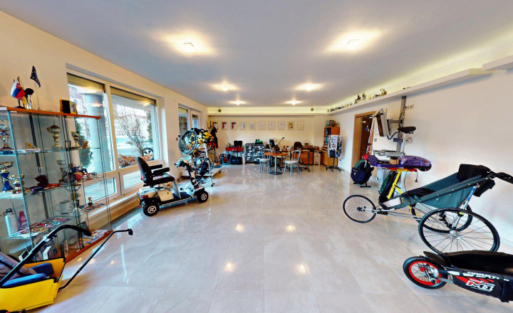 OBCHODNÝ PRIESTOR S KANCELÁRIOU, 98,60 m², ŽILINA – ŠAŠVÁRKA - fotografia 2