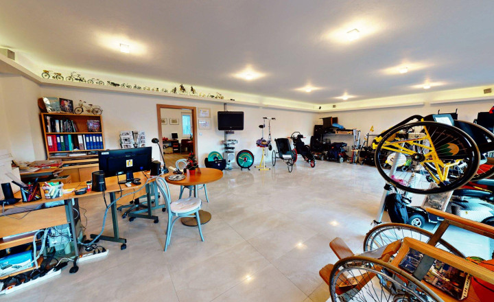 OBCHODNÝ PRIESTOR S KANCELÁRIOU, 98,60 m², ŽILINA – ŠAŠVÁRKA - fotografia 1