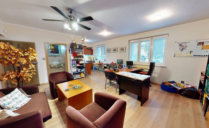 OBCHODNÝ PRIESTOR S KANCELÁRIOU, 98,60 m², ŽILINA – ŠAŠVÁRKA - fotografia 4