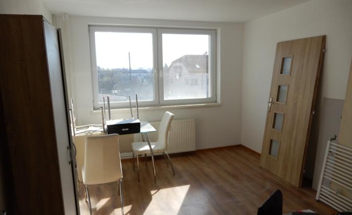 Slnečný 3 izbový byt, 86 m2, balkón, Demandice, okr.  Levice - fotografia 12