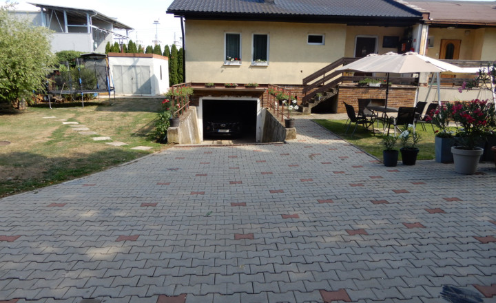 Útulný rodinný dom, 97 m2,rekonštrukcia, garáž, Želiezovce
