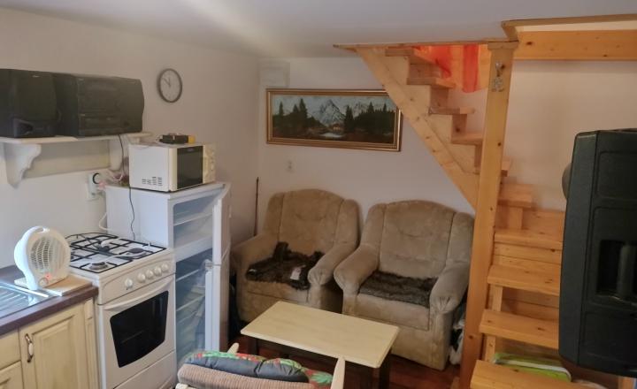 Exkluzivne na predaj Chata s Bazénom v Kráľovej nad Váhom - fotografia 3