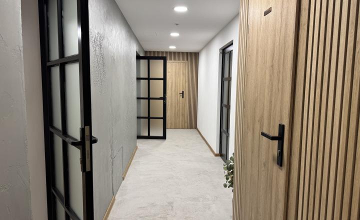 Prenájom pre pestrú ponuku služieb pešia zóna Šaľa 200 m2 alebo po miestnostiach - fotografia 6