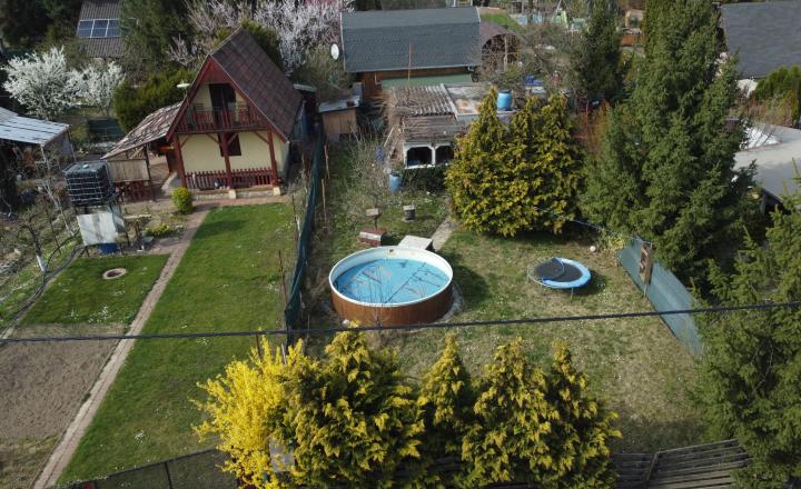 Záhrada 250 m2 v OV Kráľova nad Váhom s bazénom na predaj