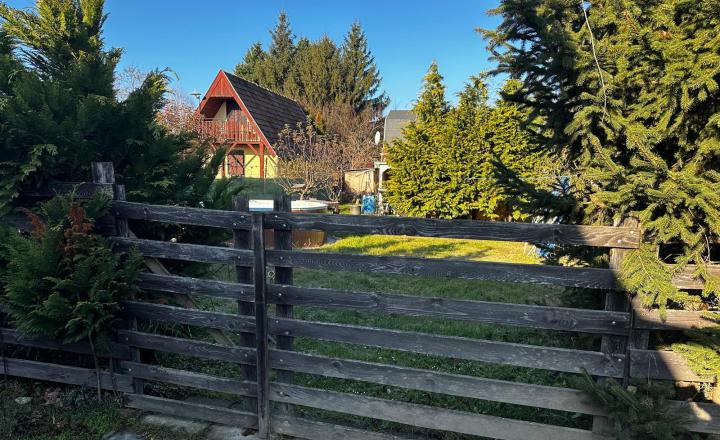 Záhrada 250 m2 v OV Kráľova nad Váhom s bazénom na predaj - fotografia 3