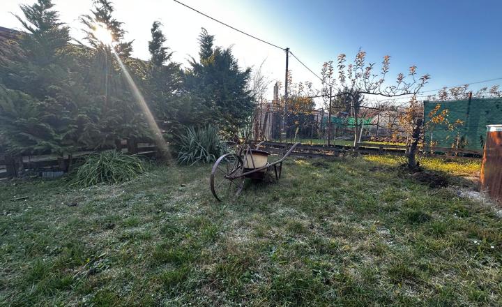 Záhrada 250 m2 v OV Kráľova nad Váhom s bazénom na predaj - fotografia 5