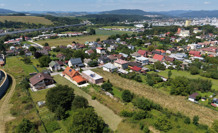 STAVEBNÝ POZEMOK 10 MIN. OD CENTRA, 800m², ŽILINA - BYTČICA