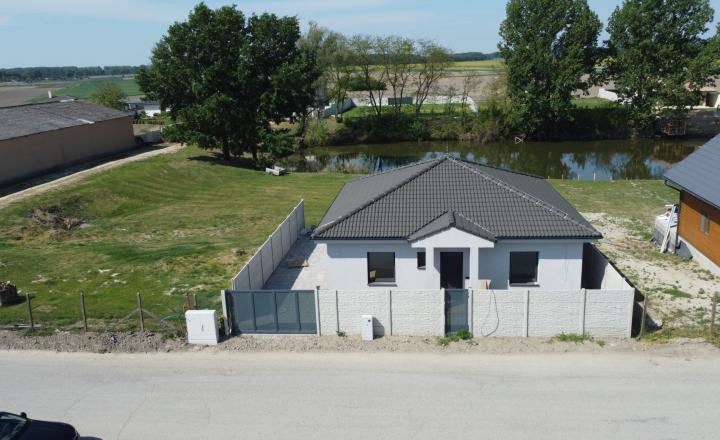 Dom pri jazere - 4 izbová novostavba Trstice-Skolaudovaný - fotografia 4