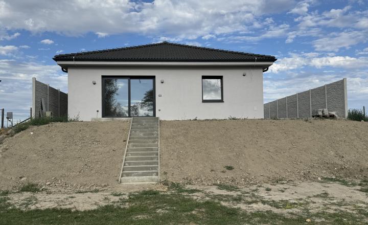 Dom pri jazere - 4 izbová novostavba Trstice-Skolaudovaný - fotografia 3