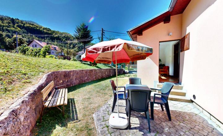 RODINNÝ DOM TERCHOVÁ - VYŠNÉ KAMENCE, POZEMOK 2398 m² - fotografia 5