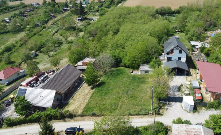 Pozemok 5532 m2 Zlaté Moravce s krásnym výhľadom EXKLUZÍVNE - fotografia 1