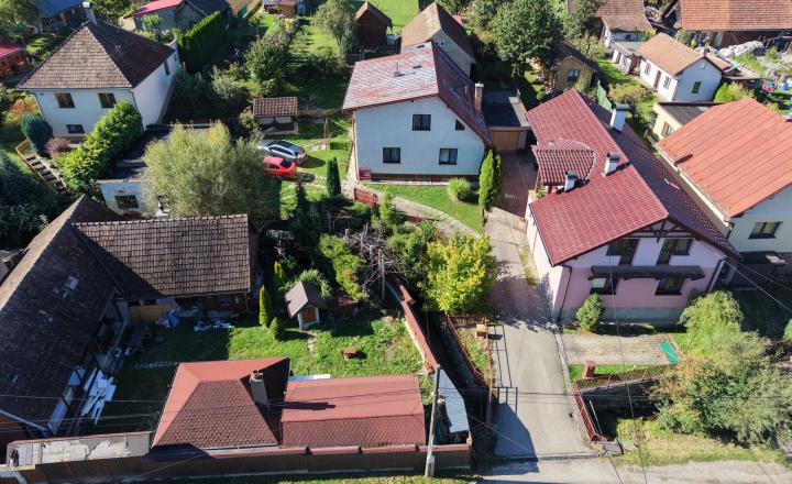 NA PREDAJ VEĽKÝ RODINNÝ DOM V OBCI VIŠŇOVÉ, POZEMOK 775 m2 - fotografia 15