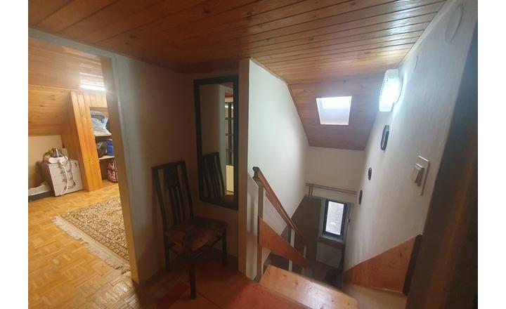 Zaujímavý dom 5iz.1438m2+garáž+4x park. Dolné  Dubové pri TT - fotografia 18