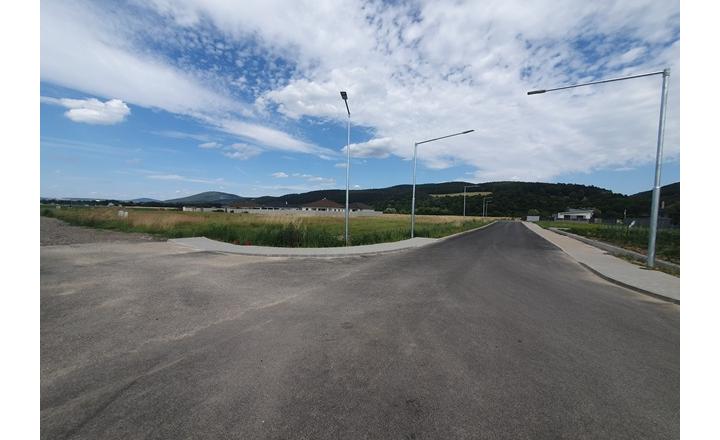 Pozemok Hrádok pri Piešťanoch1461m2 výstavba 2x rodinný dom - fotografia 1