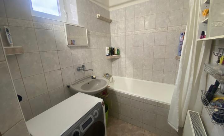 Rodinný dom v Slovenskom Grobe, 110 m2 – veľký pozemok 2 142 m² , všetky IS - fotografia 5