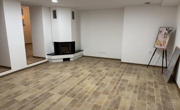 Prenájom pre pestrú ponuku služieb pešia zóna Šaľa 200 m2 alebo po miestnostiach - fotografia 4