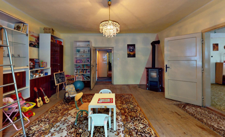 Rodinný dom s veľkou záhradou a množstvom priestoru – Krompachy - fotografia 5
