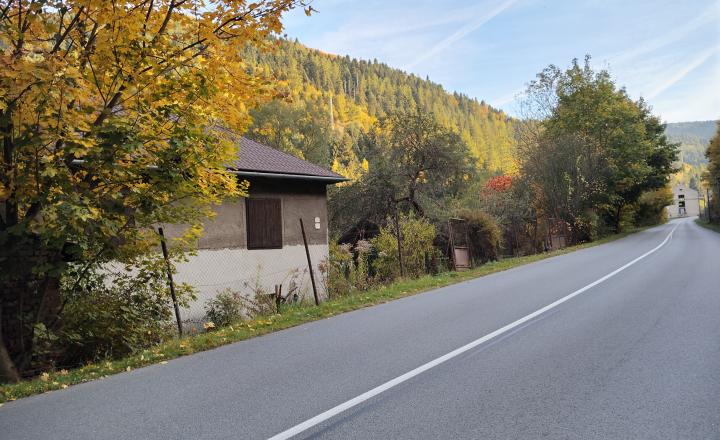 Rodinný dom s veľkou záhradou a množstvom priestoru – Krompachy - fotografia 17