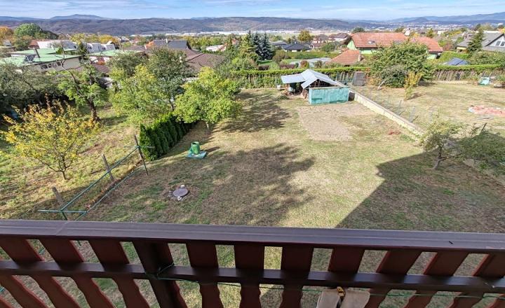 NA PREDAJ! VEĽKÝ RODINNÝ DOM v obci ZÁBORSKÉ pozemok 1060m2 - fotografia 13