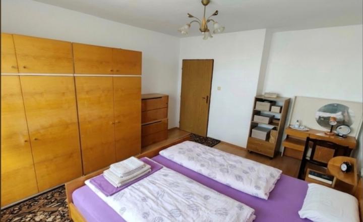 NA PREDAJ! VEĽKÝ RODINNÝ DOM v obci ZÁBORSKÉ pozemok 1060m2 - fotografia 5