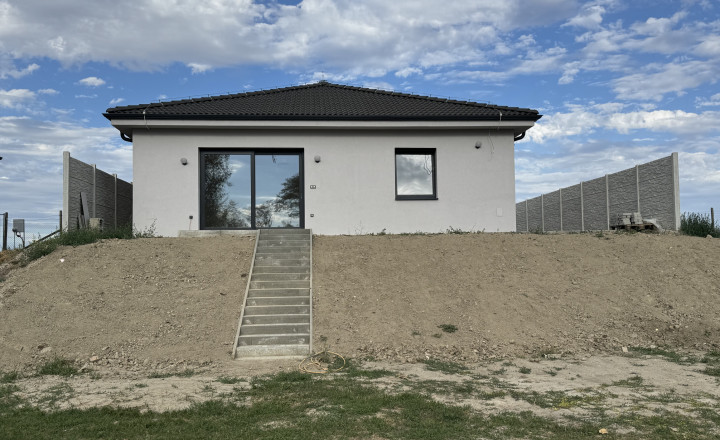 Dom pri jazere - 4 izbová novostavba Trstice-Skolaudovaný - fotografia 3