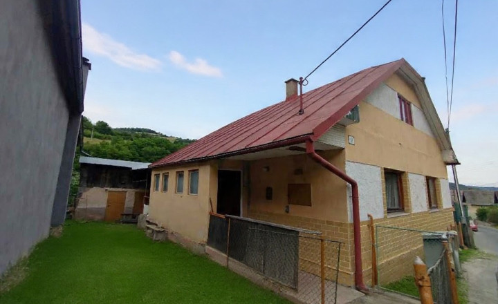 Rodinný dom s hospodárskym zázemím v obklopení hôr – Žakarovce